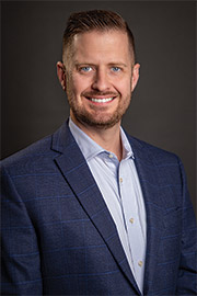 [MISSING IMAGE: ph_calebweatherl-4c.jpg]